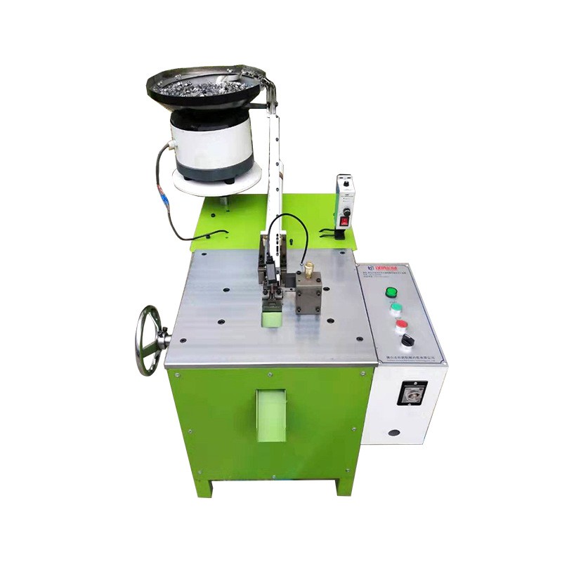 廠家定制拉頭自動(dòng)請(qǐng)毛刺拉鏈頭自動(dòng)化組裝機(jī)拉頭插修機(jī)械可批發(fā)