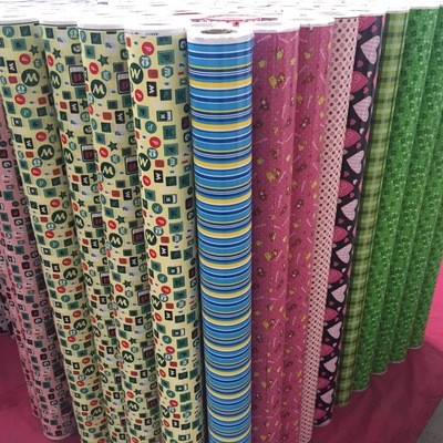 廠家現貨供應100克1.6米淋膜覆膜無紡布 可定制任意圖案