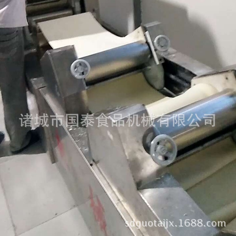 半干面生鮮面生產(chǎn)線 全自動(dòng)半干面加工設(shè)備 面食連續(xù)加工成套設(shè)備